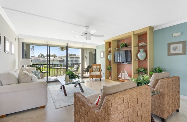 Lux 2/2 with beach, pools, golf, pickleball, tennis.