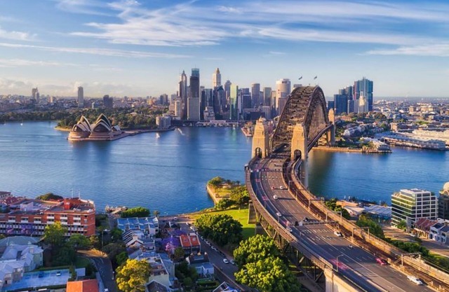 Lux 2 Bedroom Apartment at College Street, Sydney CBD