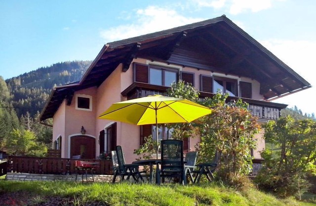 Lux by Interhome