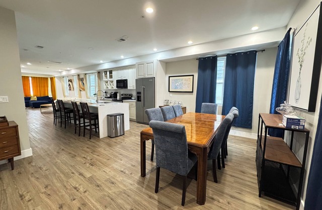 LUX NEW 4BR Townhouse in DC with Parking
