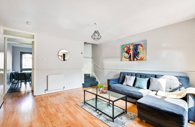 Luxe 2 bed house in London - Free parking