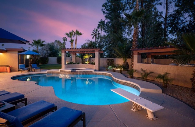 Luxe, Golfers Paradise