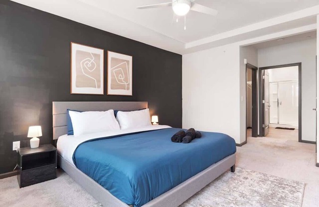 Luxe King 3BR Suite in North Raleigh!