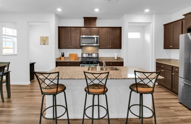 LuxeAM4: Modern, Sleek 4BR, Brand New & Stylish