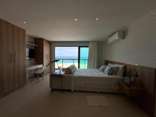 Luxuoso flat na praia de Itaipuacu