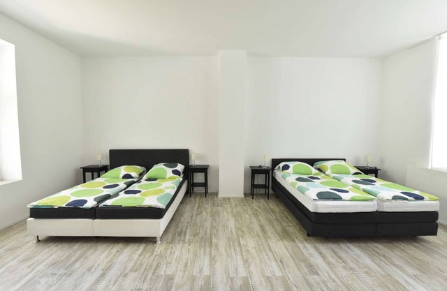 Luxuriöse großzügige Wohnung ca 130 qm mit Gartenterrasse