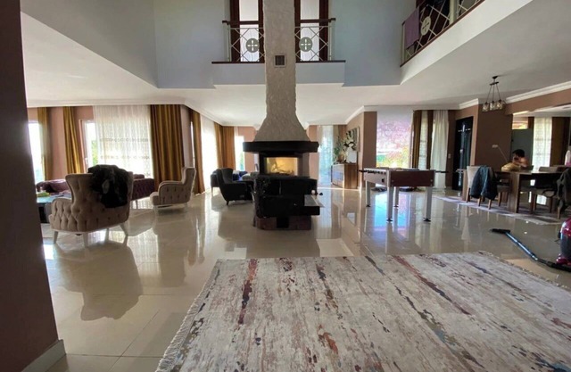 Luxuries chalet, pool, private villa, AC, and free WIFI