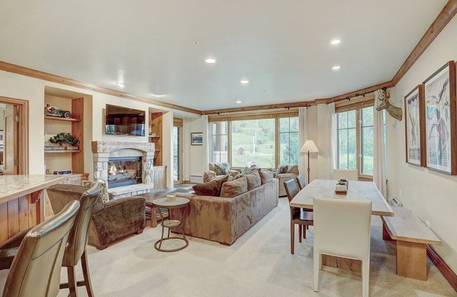Luxurious 2 Bd With Lift View in Beaver Creek, Ski In/Ski Out by RedAwning