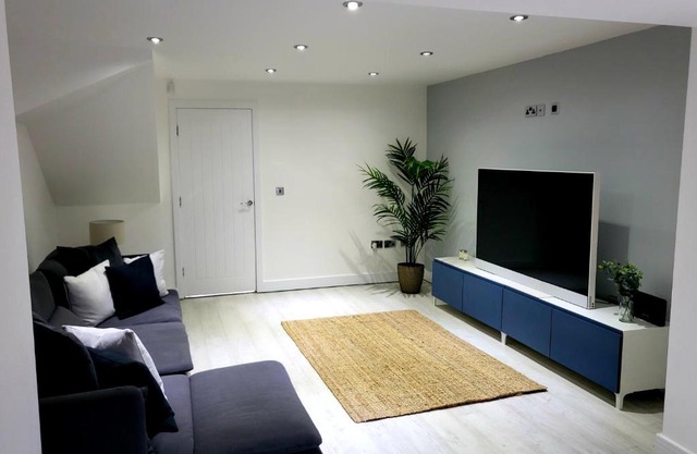 Luxurious 2 bed house (sleeps 4) Close to Leeds City Centre