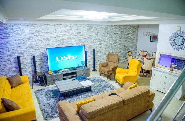 Luxurious 4 Bedroom Duplex - 24Hrs Electricity & Security, WIFI