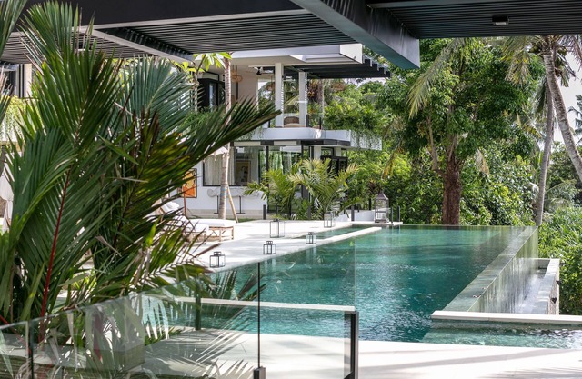 Luxurious 7-bedroom Designer Villa near Canggu