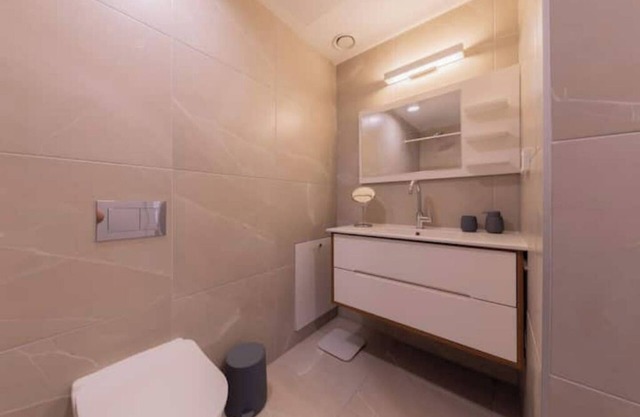 Luxurious Apartment in Tel Aviv. Terrace and Pool Ann