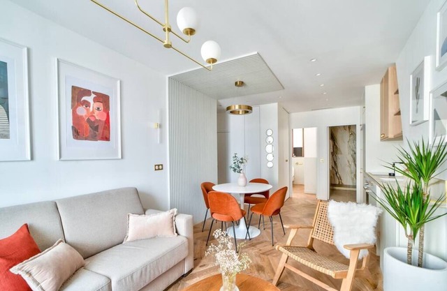 Luxurious apartment with air conditioning