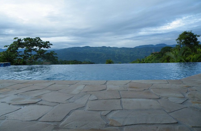 Luxurious Castle, Infinity Pool And Jaw Dropping Views!