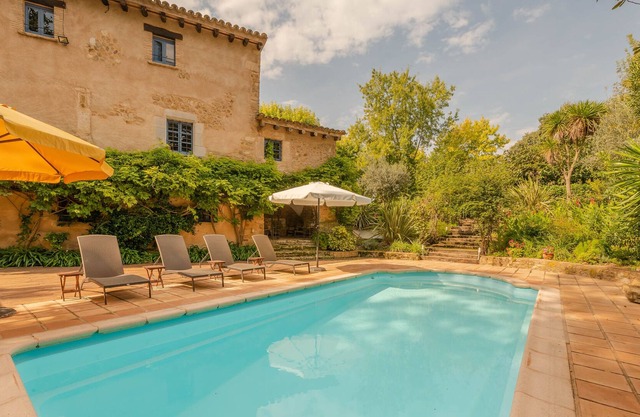 Luxurious country house in a unique environment with private pool and exquisite garden