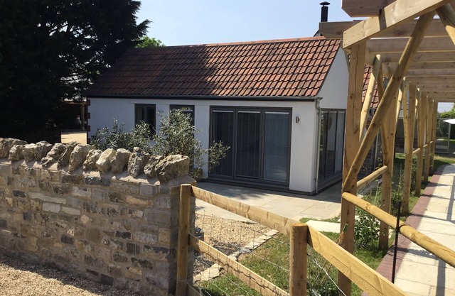 Luxurious converted cottage for 2 plus 1 with use of owners heated Indoor Pool