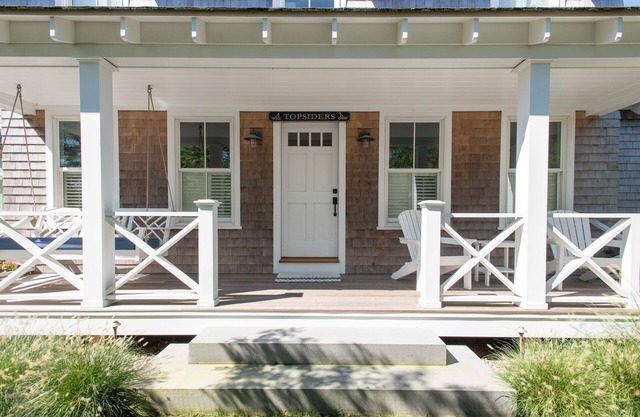 Luxurious Designer Home, Cliff Area, Walk to Town, Pool