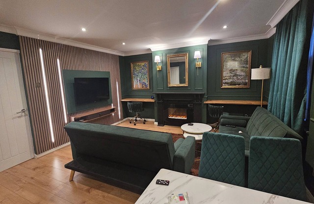 Luxurious Flat 19min from London, 7min to station!