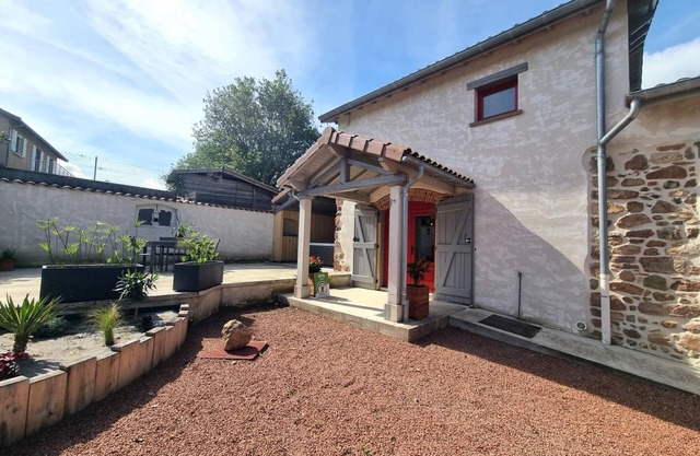 Luxurious 2BR Cottage with Terrace, Spa & Scenic Views in Notre-Dame-de-Boisset