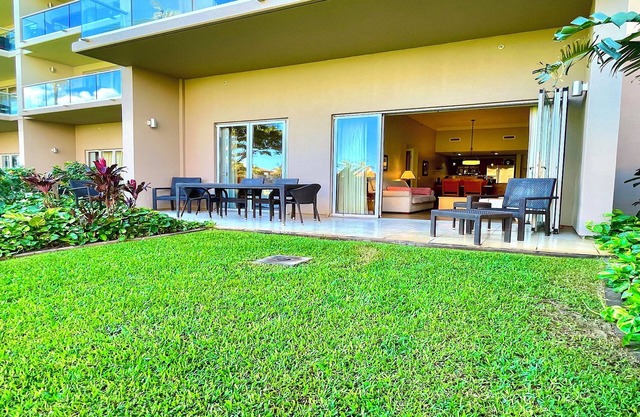 Luxurious Ground Floor, Perfect Family Spot, Private Lanai, 1 Min to Pool/Beach