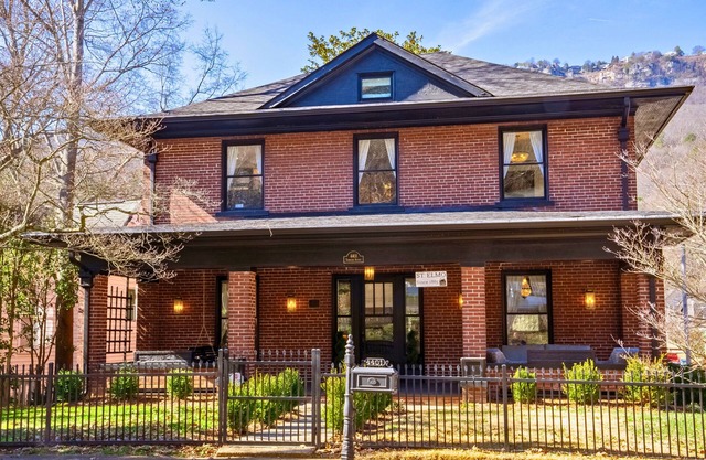 Luxurious Historic 4 level home in St Elmo