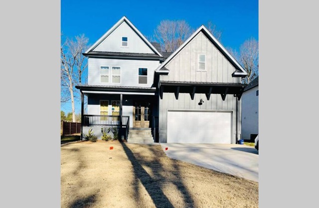 Luxurious Home for Families & Professionals