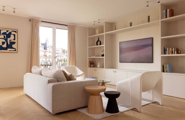 Luxurious Home in Triangle d'Or- Eiffel Tower View