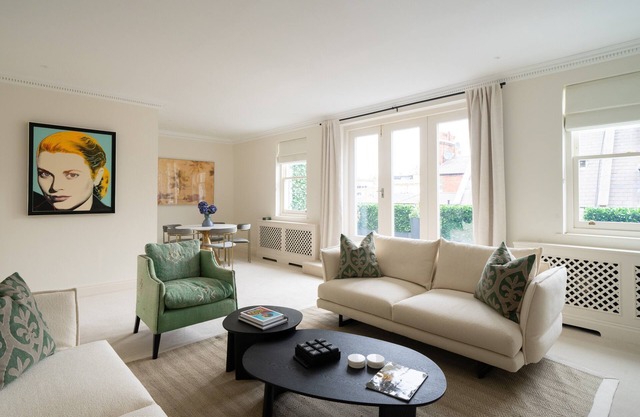 LUXURIOUS KNIGHTSBRIDGE SINGLE FLOOR PENTHOUSE + 4 BEDROOMS + LARGE ROOF PATIO