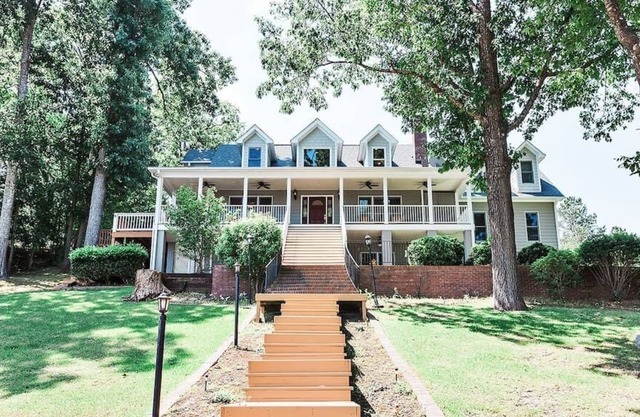 Luxurious Lake Wateree House