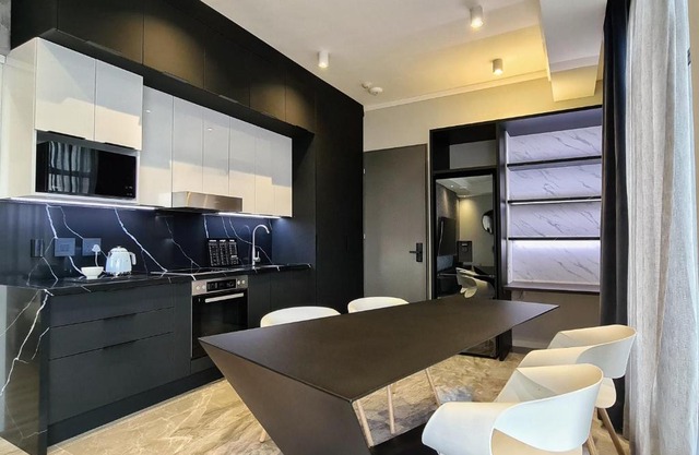Luxurious Menlyn Maine 1 Bedroom on 12th Floor with Stunning Views & No Load Shedding