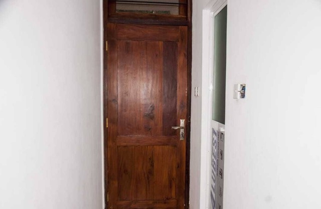 Luxurious modern 2 BR home with complimentary breakfast