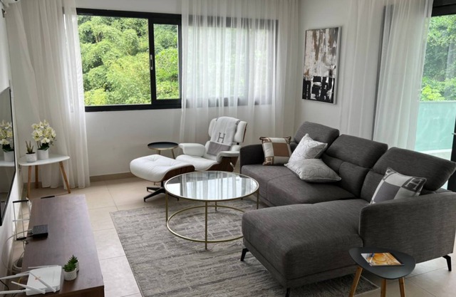 Luxurious Modern Flat Rivera 4 avec Vue Lagunaire 2Bed 2.5Bath