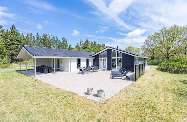 Luxurious Retreat in Henne Strand-By Traum