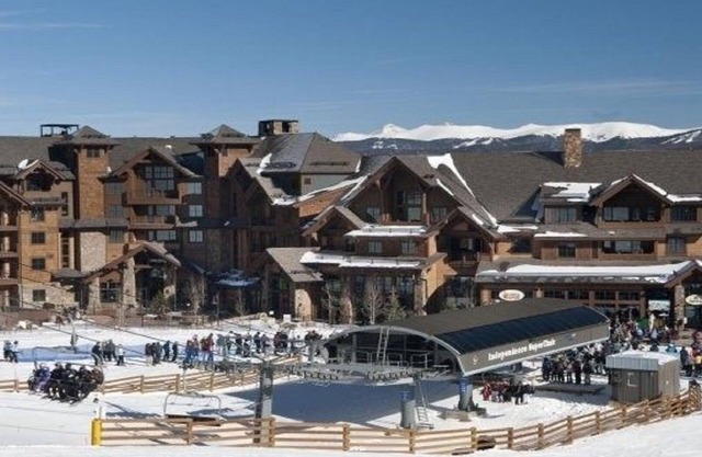 Luxurious Ski in/out 1 Bedroom, 1 1/2 Bathroom Condo on Peak 7 @ Grand Lodge.