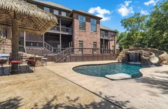 Luxurious & Spacious Bentonville Custom European Home- New Remodel-w/Oasis Pool!