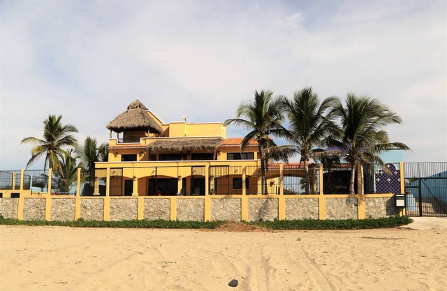Luxurious Villa on Pacific Coast of Mexico Near Manzanillo and Barra de Navidad