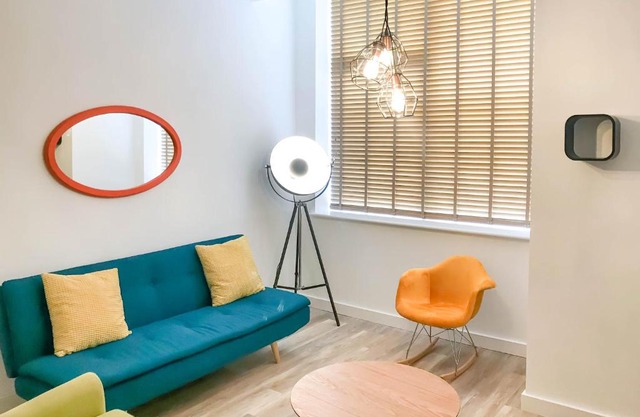 Luxury 1 Bed apartment in City Centre with parking