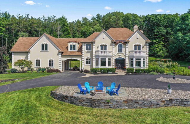 Luxury 134-Acre Retreat w/4 Homes, Pool, & Pond