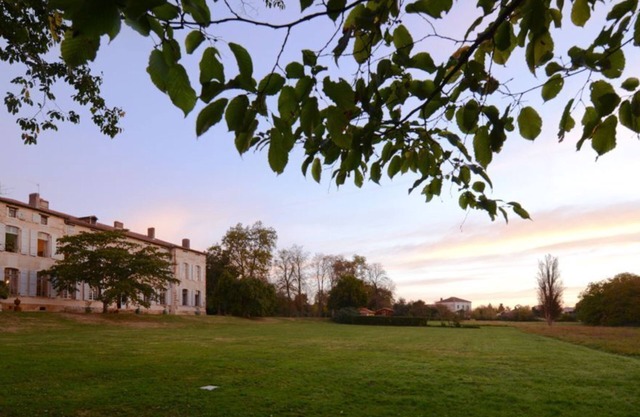 Luxury 18c Chateau, 10 Bedrooms, Sw France, Views to Pyrenees