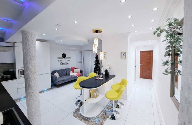 Luxury 2 bed garden flat near Paddington!