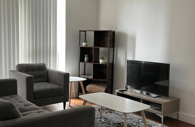 Luxury 2-Bed High-rise Apartment with beautiful view near Excel, &O2. Next to CR