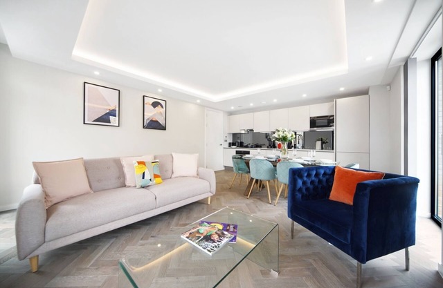 Luxury 2 bedroom apartment in Fulham Broadway