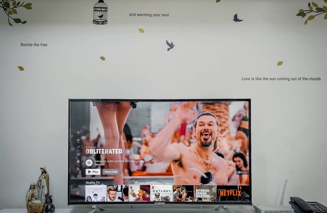 Luxury 2 bedroom condo connected to the mall and MRT, only 4km from the airport!