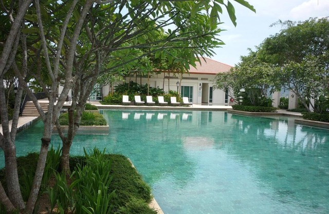 Luxury 2 bedroom Condo in Marina Development