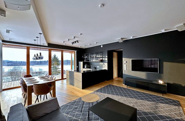 Luxury 2 bedroom, lake view apartment with sauna