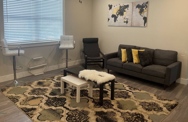 Luxury 2 bedroom unit centrally located in town