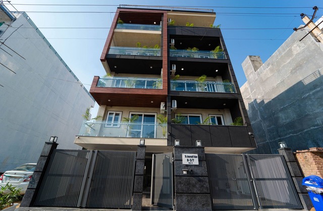 Luxury 2BHK Apartment Steps Away from Horizon