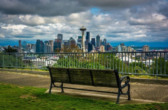 Luxury 2BR Townhouse - Private Patio, Lake Union