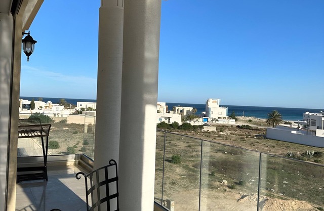 Luxury 3 Bedrooms Apartment Sea View