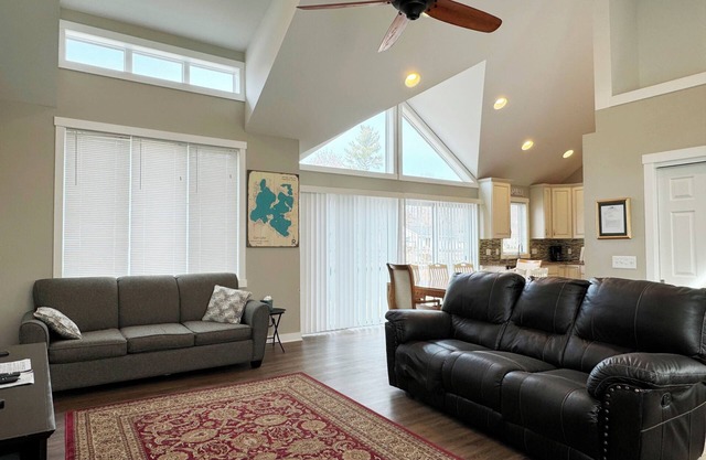 Luxury 4 bed, 2.5 bath Gun Lake Waterfront Home w/paddleboards/kayaks, free wifi